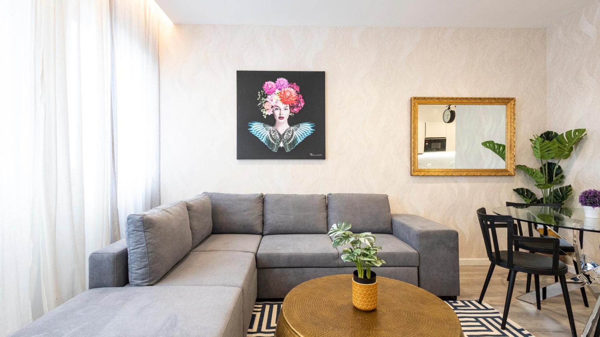 Skyline Lofts By Lovelystay *