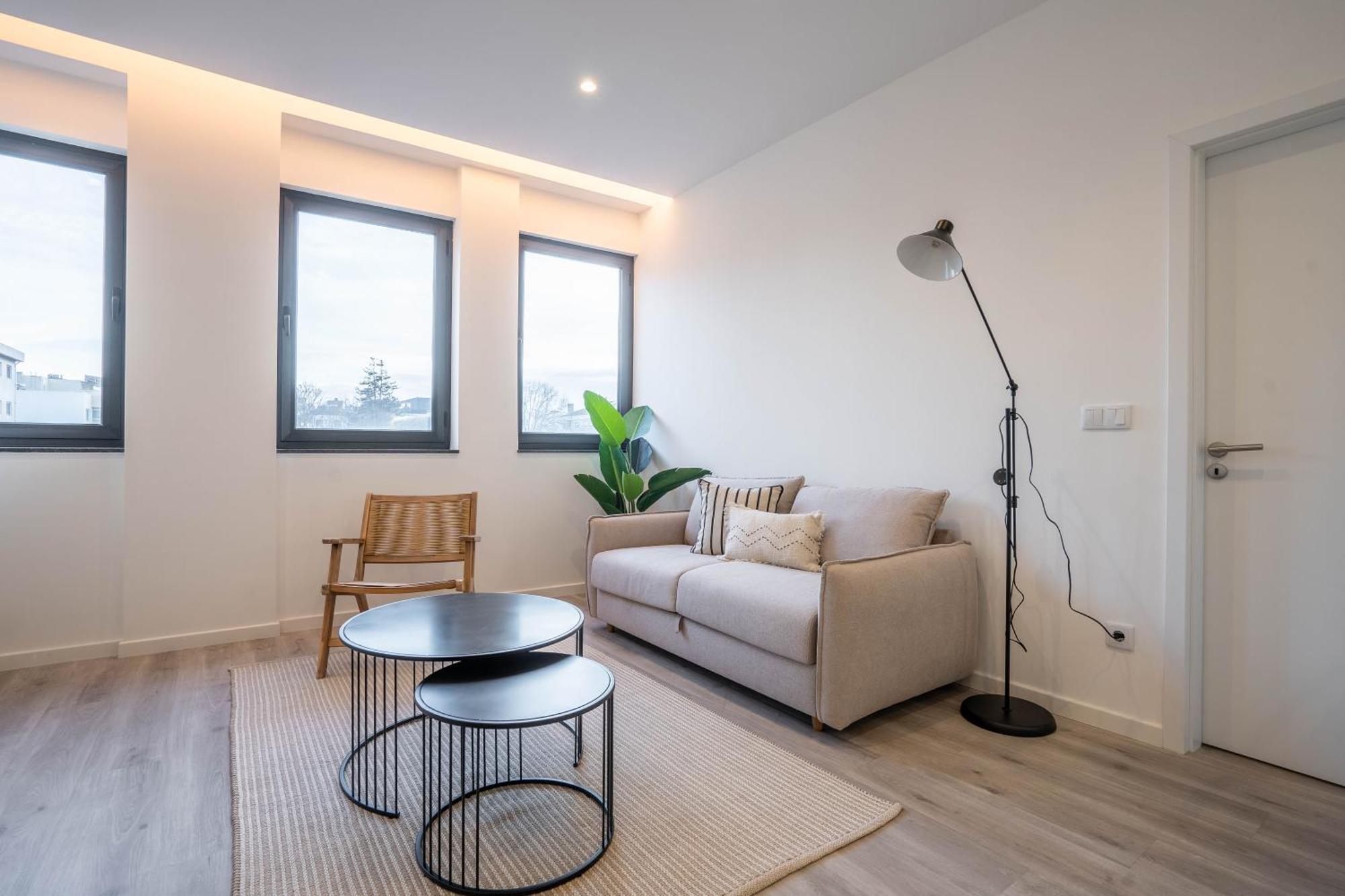 Skyline Lofts By Lovelystay Apartment